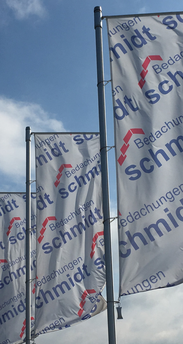 Bedachungen Schmidt Fahnen mit Logo